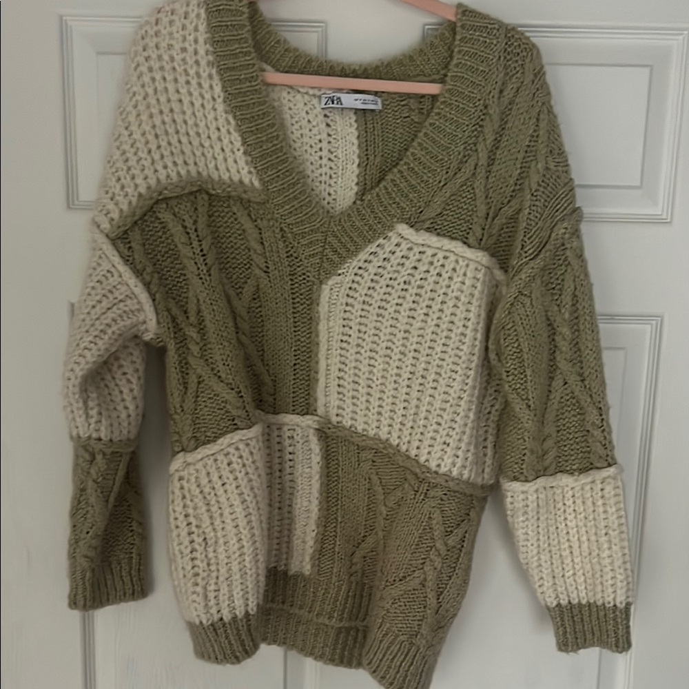 Zara Green and Cream V-Neck Sweaters Chunky Knit